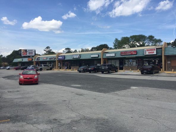 Retail Space For Lease: 2550 Mayport Rd, Jacksonville, FL 32233